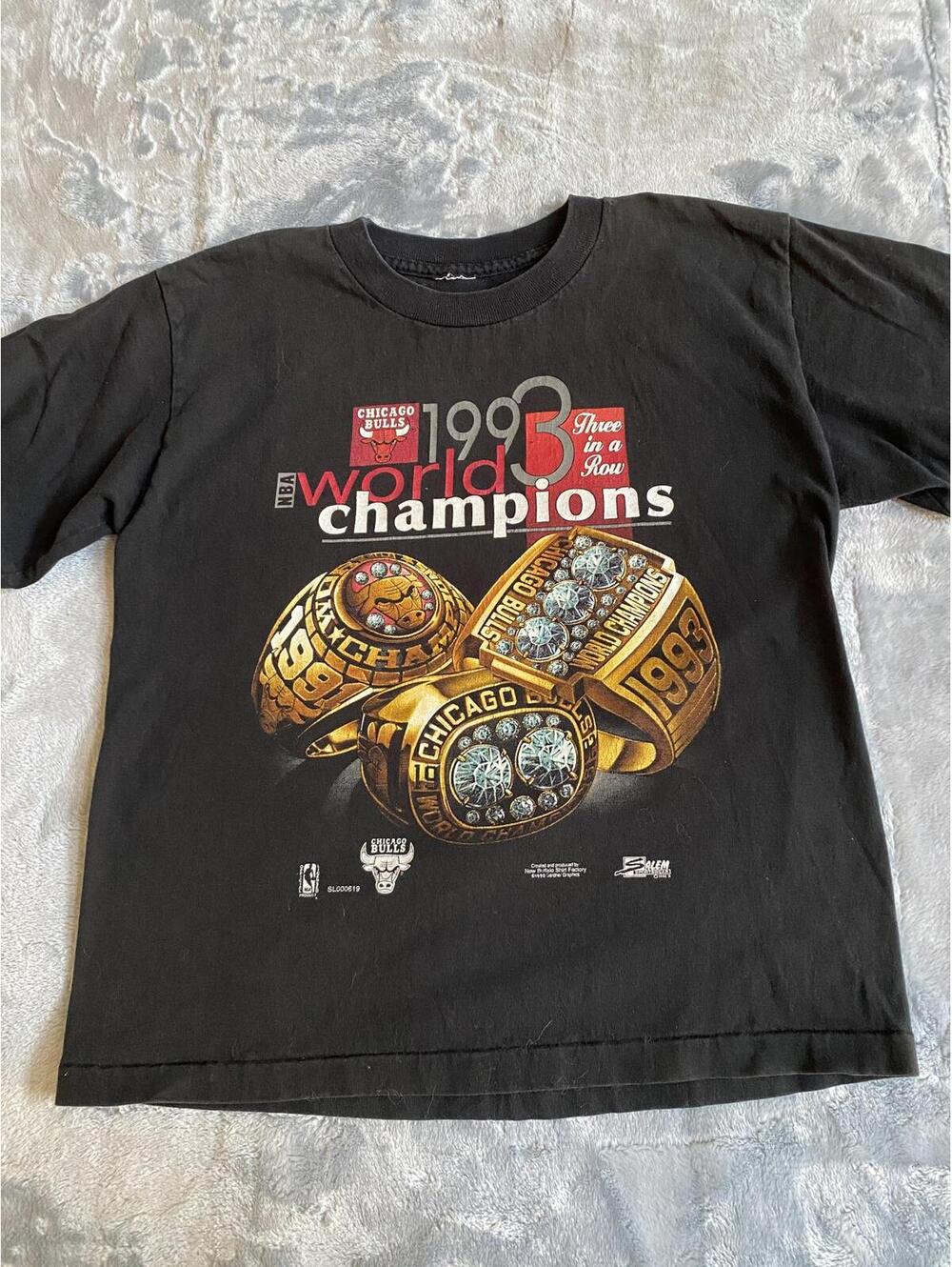 1990s Chicago Bulls NBA World Champions Graphic T-Shirt 10